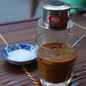 Cà Phê Sữa Dá - Vietnamese Iced Coffee with Condensed Milk